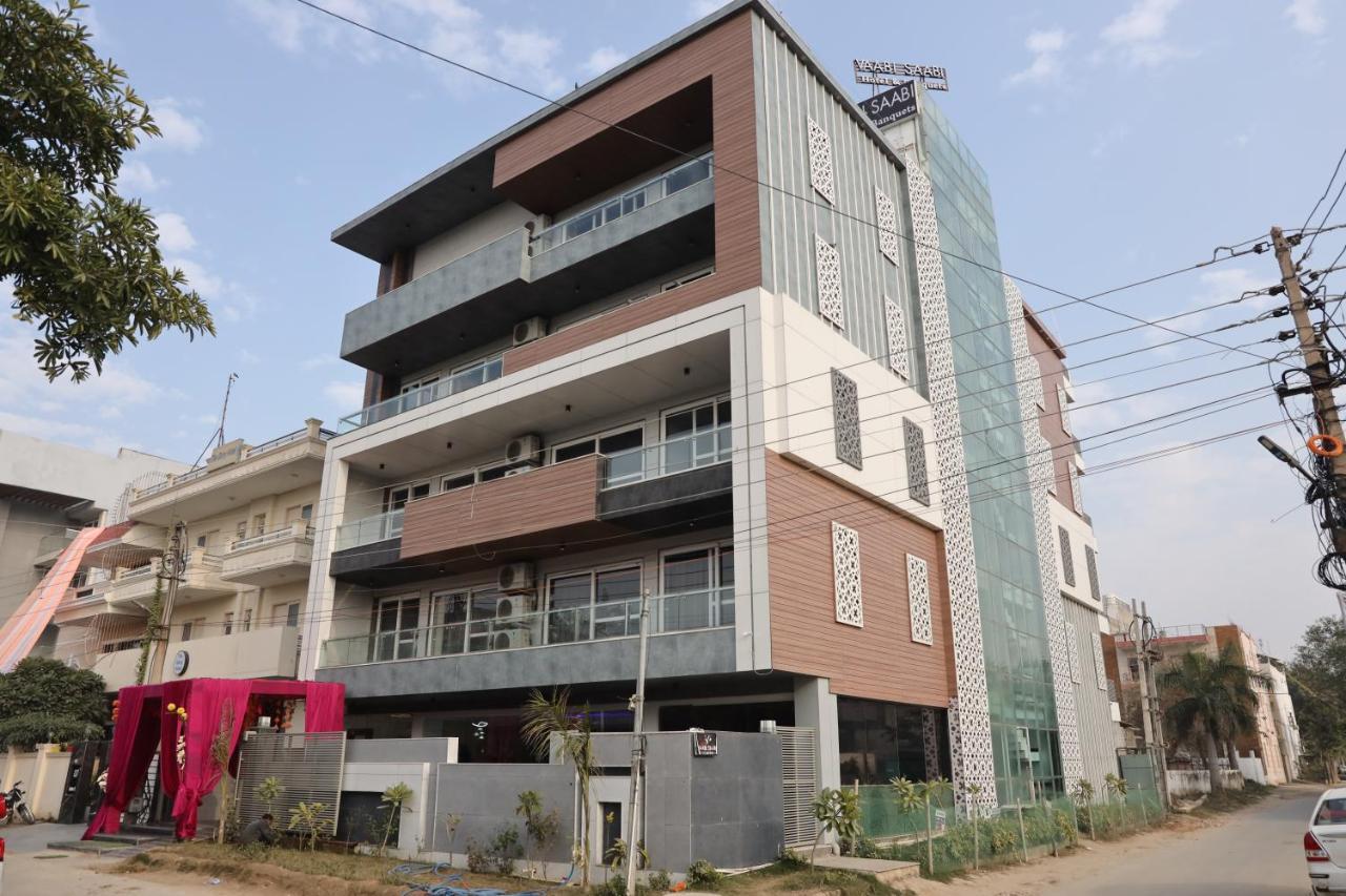 Vaabi Saabi Hotel Gurgaon Luaran gambar