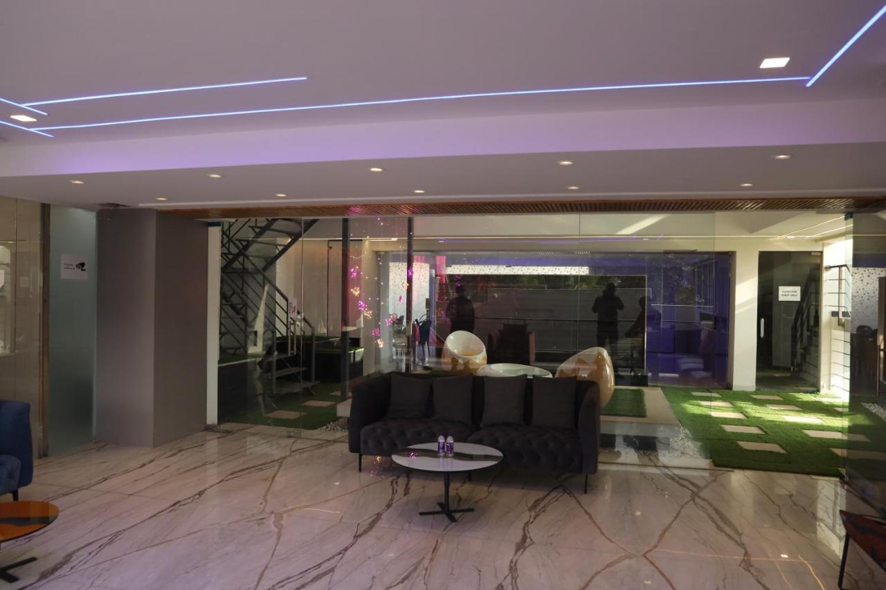 Vaabi Saabi Hotel Gurgaon Luaran gambar