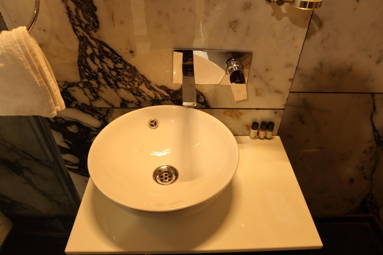 Vaabi Saabi Hotel Gurgaon Luaran gambar